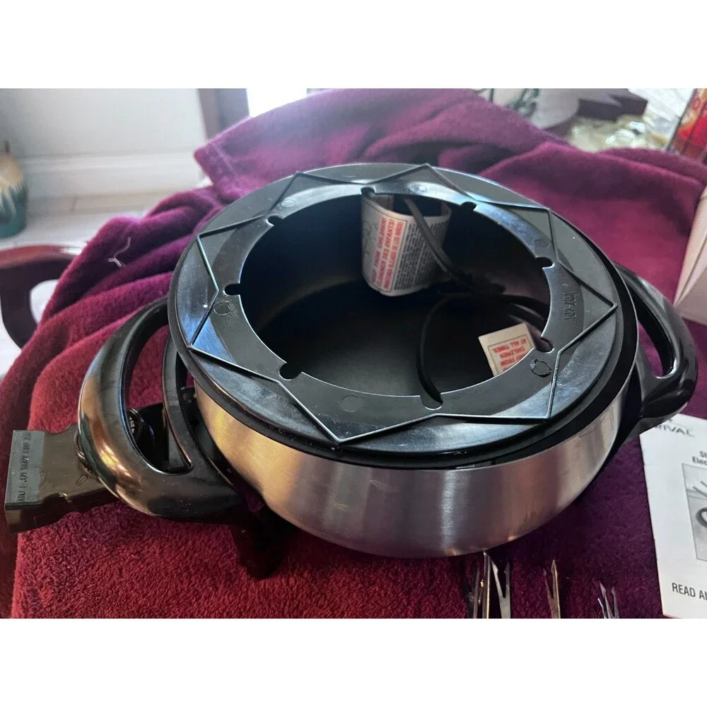 Vintage Rival Electric Fondue pot (3 qt) w/ 17 Forks